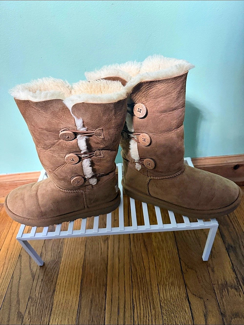 UGG Bailey Button Triplet Sheepskin Boots Brown US 3